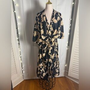 Maison Du Soir Cream and Tan Dolman Sleeve Wrap Robe